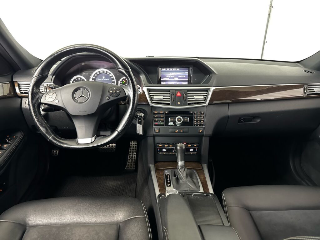 Mercedes-Benz E 2010 Valkoinen