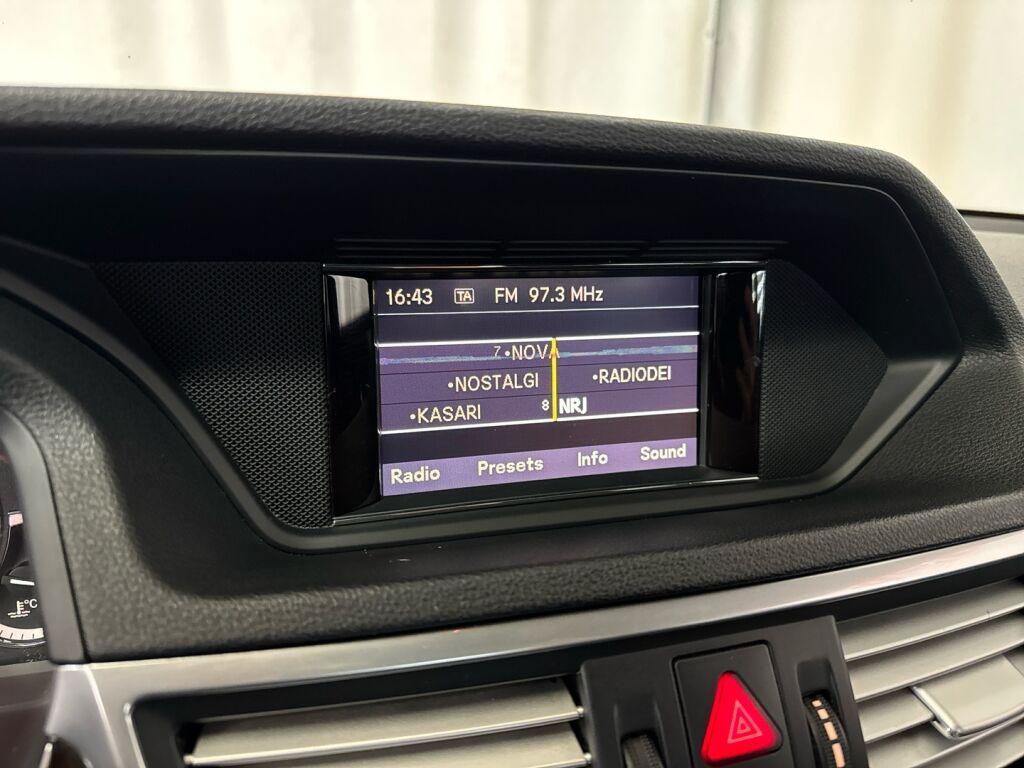 Mercedes-Benz E 2010 Valkoinen