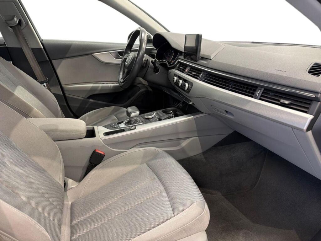 Audi A4 2016 Musta