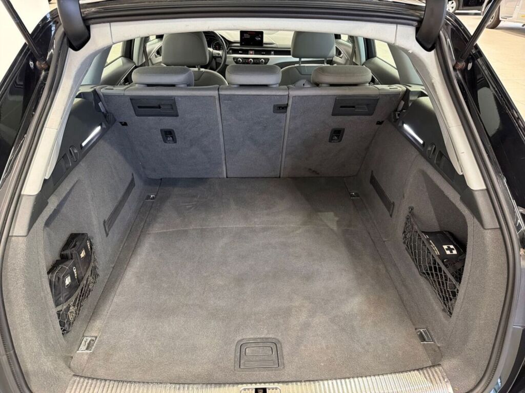 Audi A4 2016 Musta