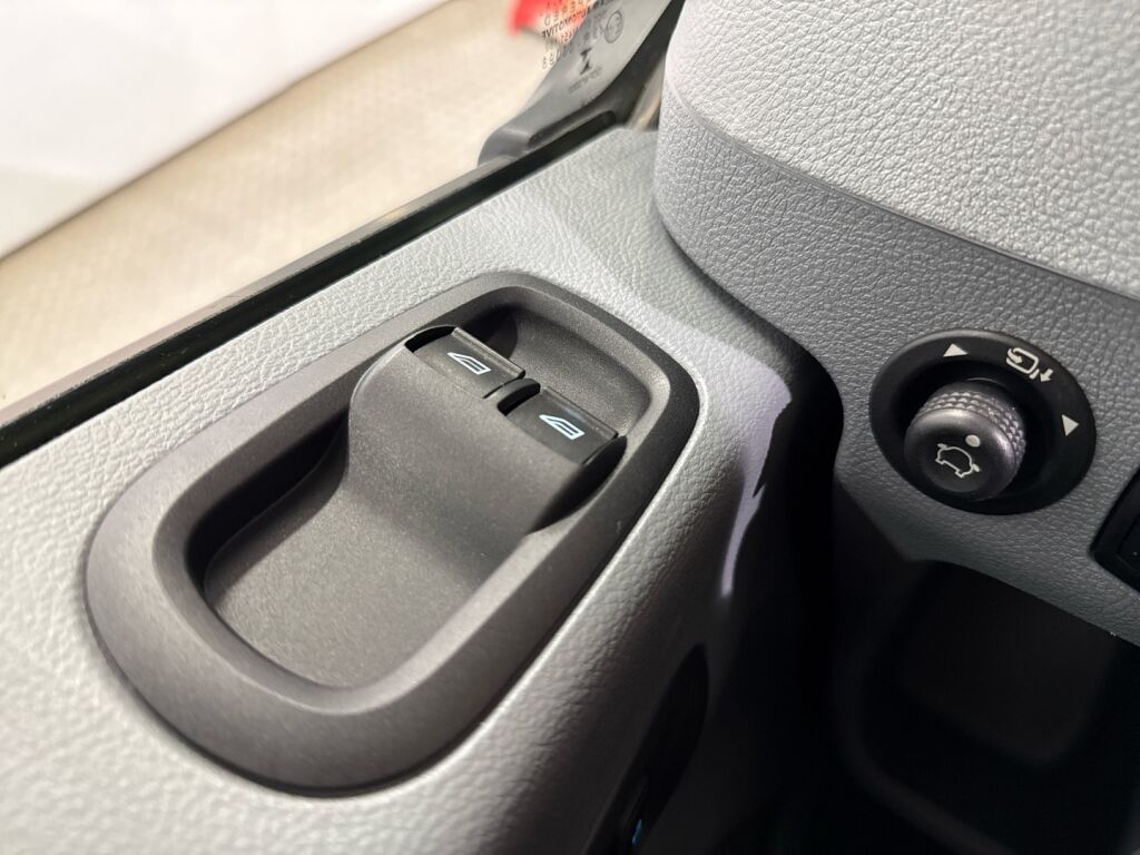 Ford Transit 2019 Valkoinen