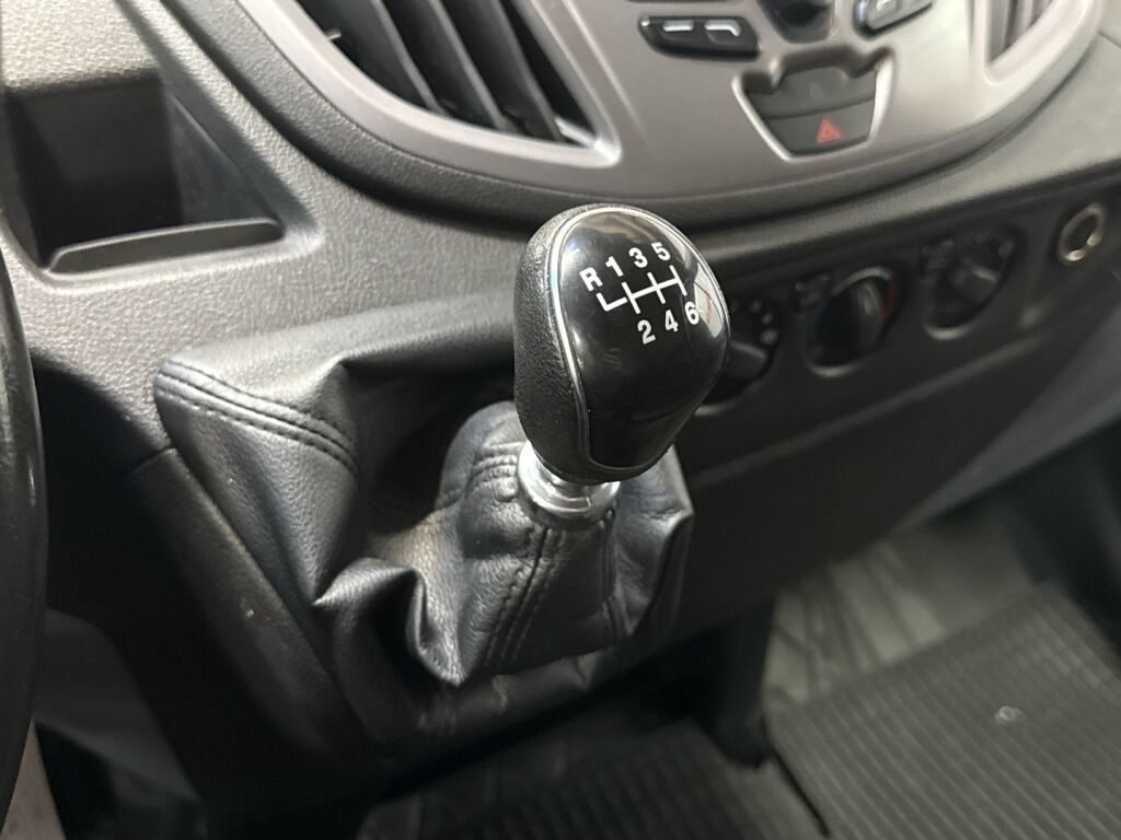 Ford Transit 2019 Valkoinen