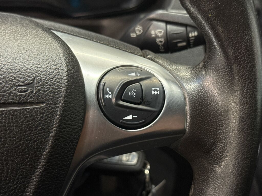 Ford Transit 2019 Valkoinen