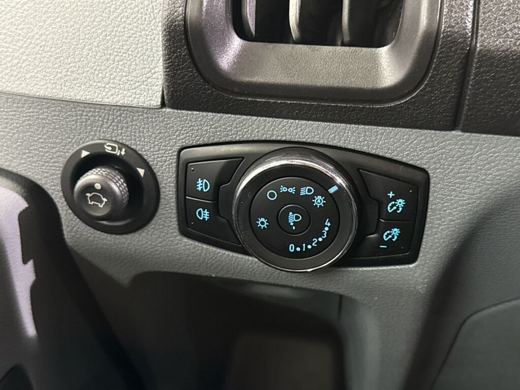 Ford Transit 2019 Valkoinen