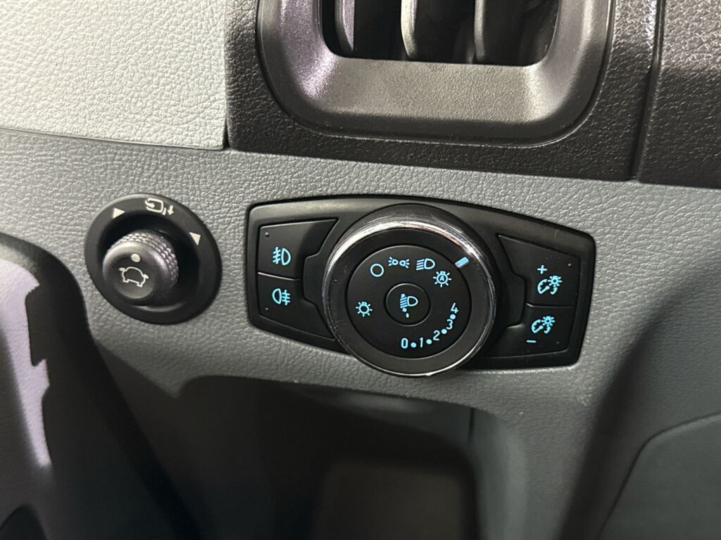 Ford Transit 2019 Valkoinen