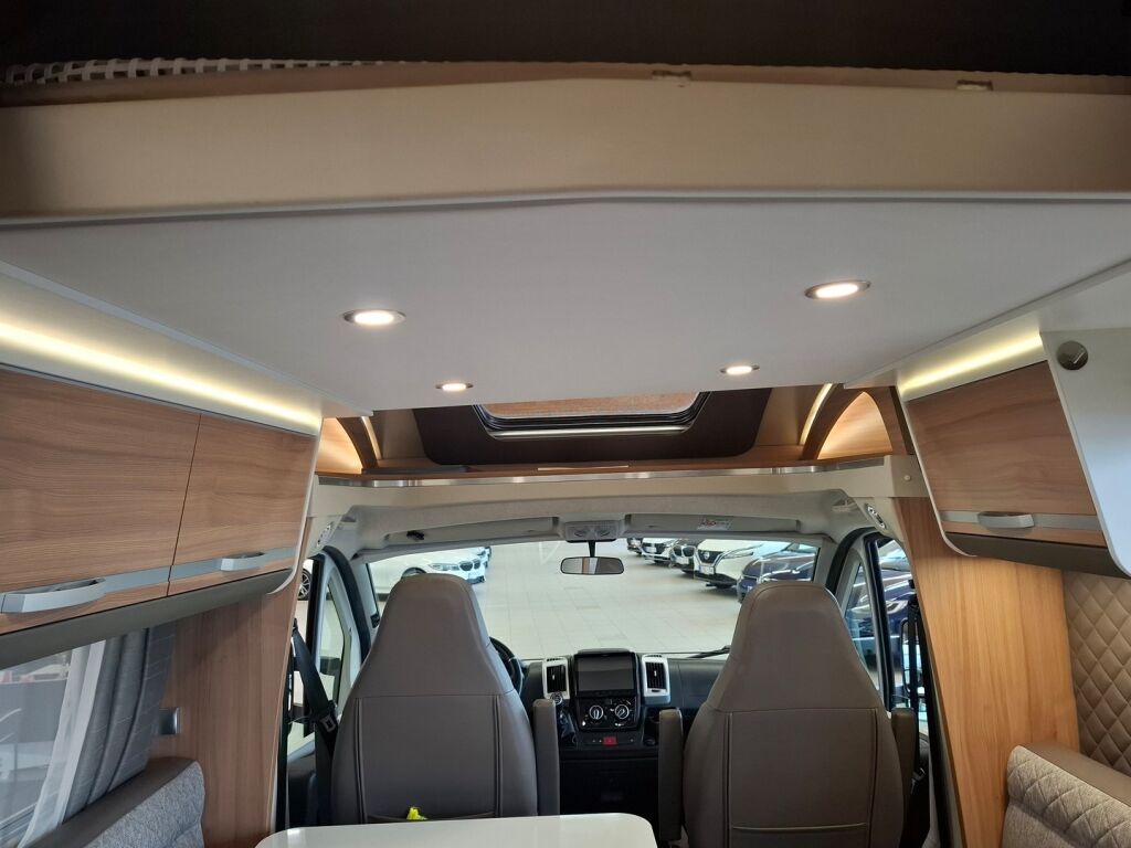 Adria Matrix 670 SL Nordkapp edition 2020 Valkoinen