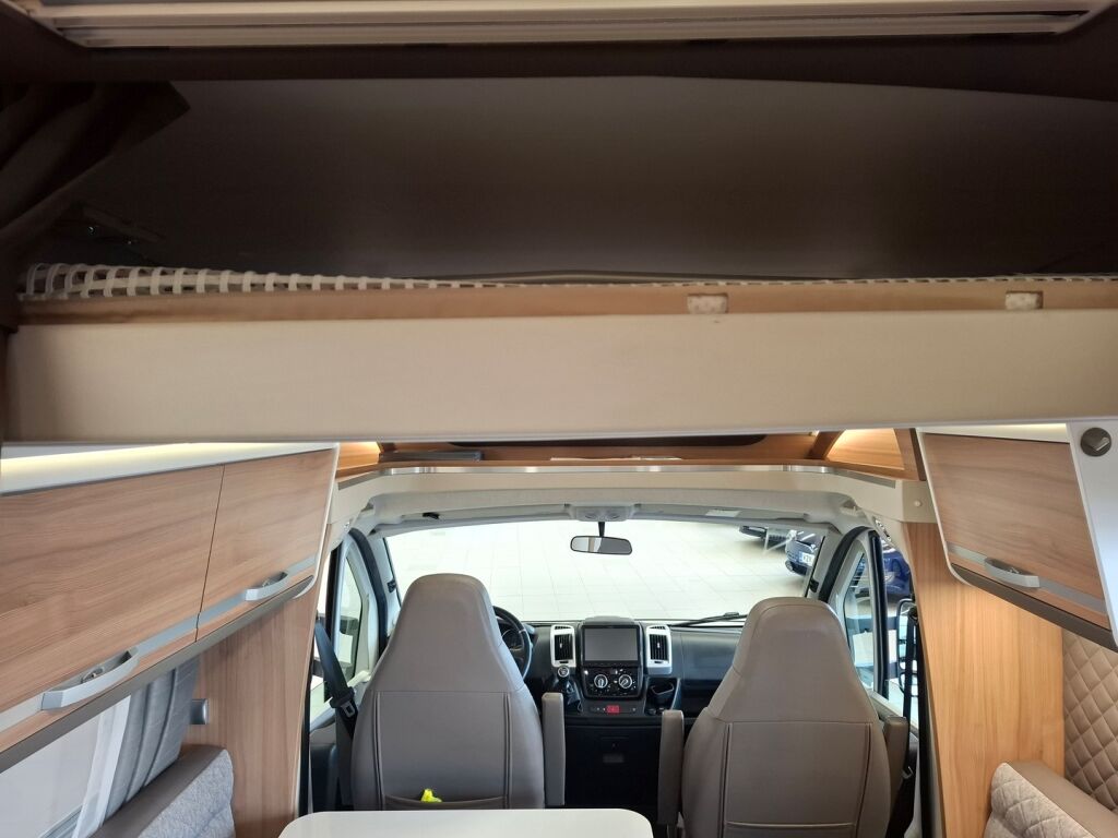 Adria Matrix 670 SL Nordkapp edition 2020 Valkoinen