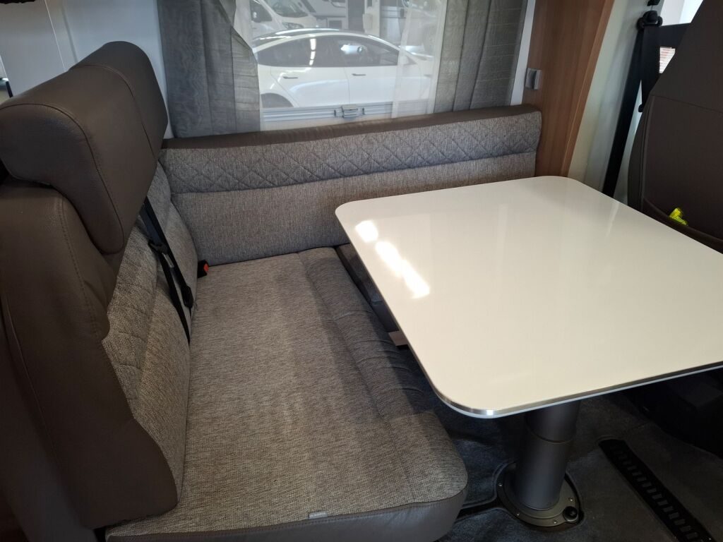 Adria Matrix 670 SL Nordkapp edition 2020 Valkoinen