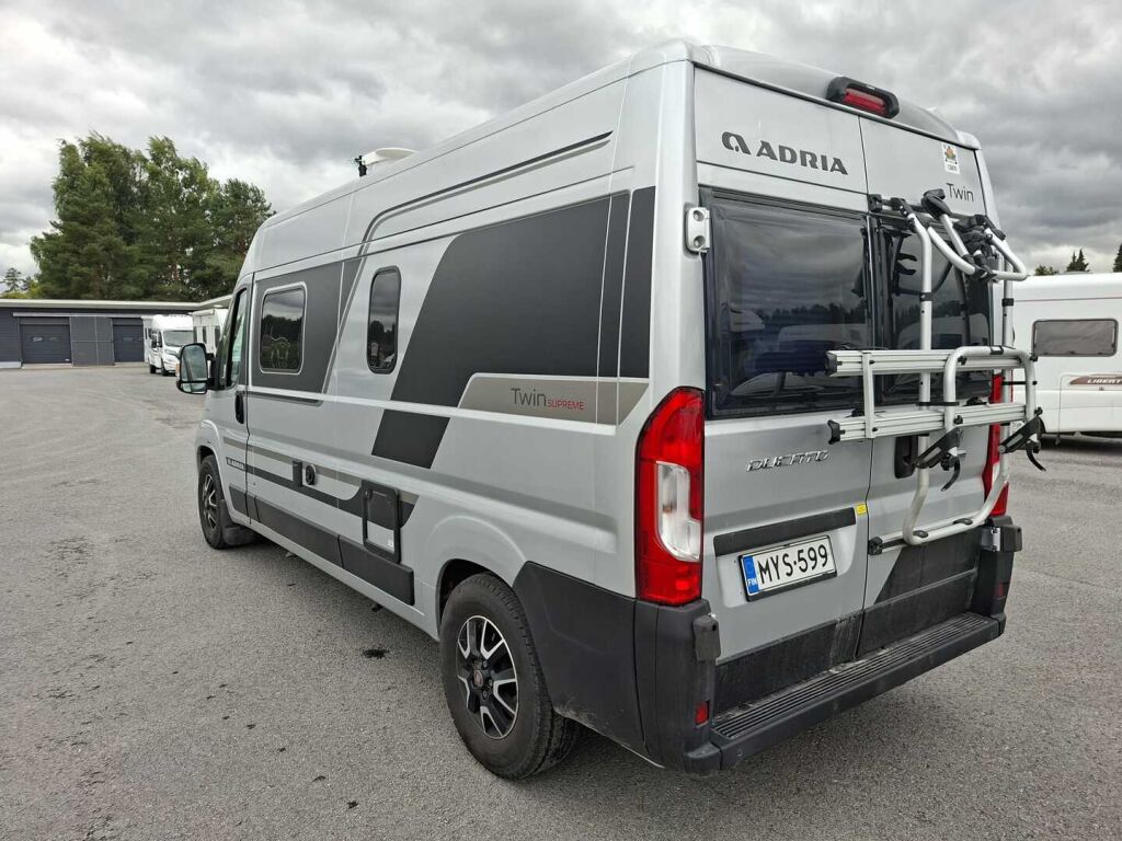 Adria TWIN SUPREME 600 SPB 2020 Harmaa
