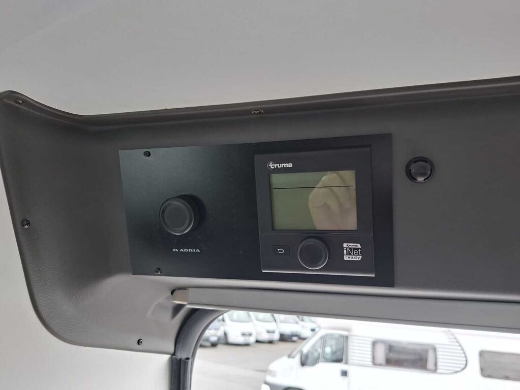 Adria TWIN SUPREME 600 SPB 2020 Harmaa