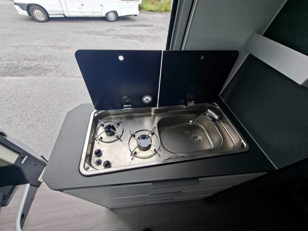 Adria TWIN SUPREME 600 SPB 2020 Harmaa