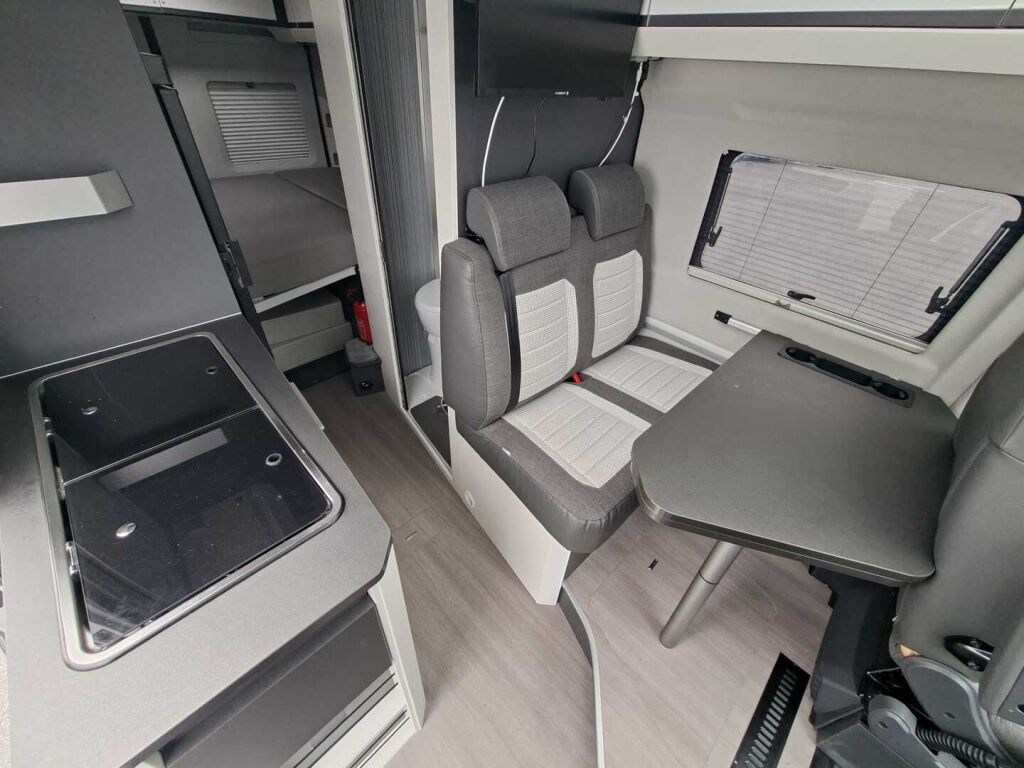 Adria TWIN SUPREME 600 SPB 2020 Harmaa