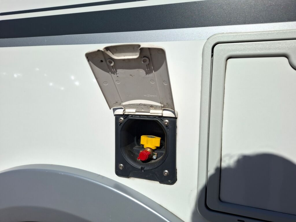 Adria Coral Plus 670 SL 2020 Harmaa