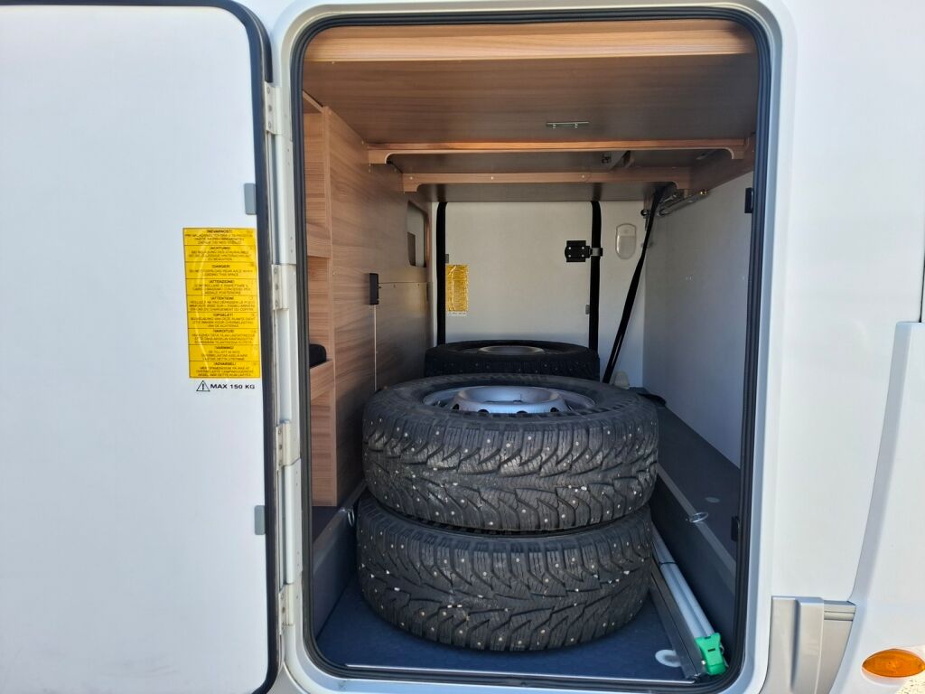 Adria Coral Plus 670 SL 2020 Harmaa