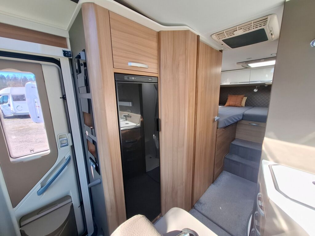 Adria Coral Plus 670 SL 2020 Harmaa