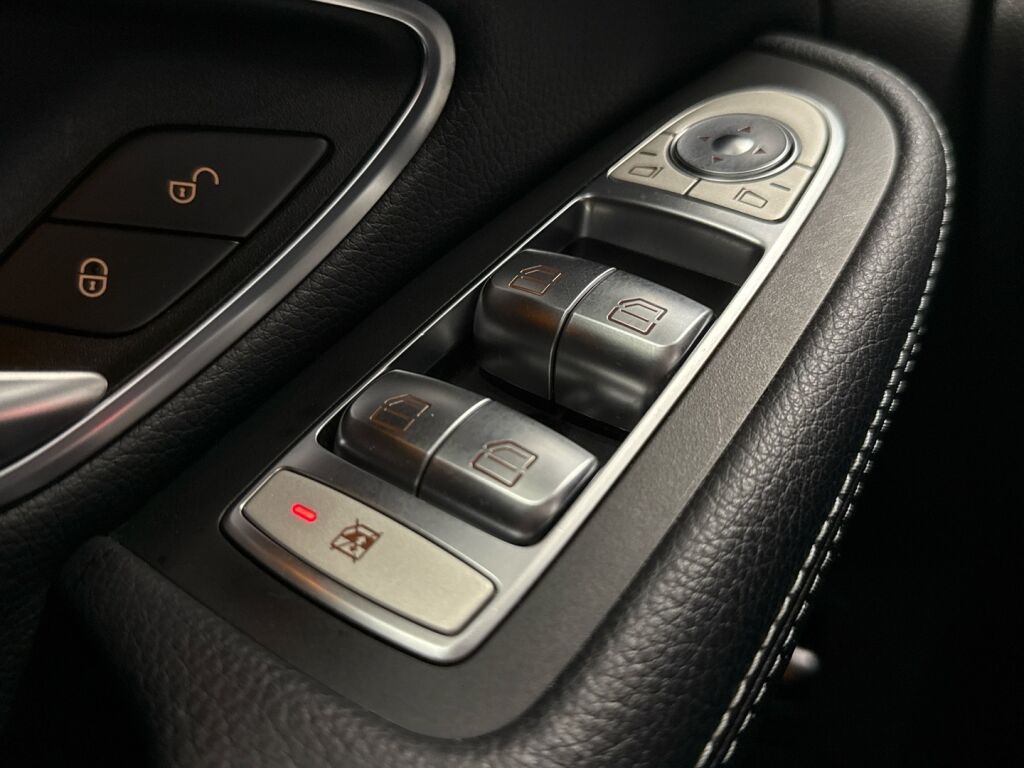 Mercedes-Benz C 2017 Musta