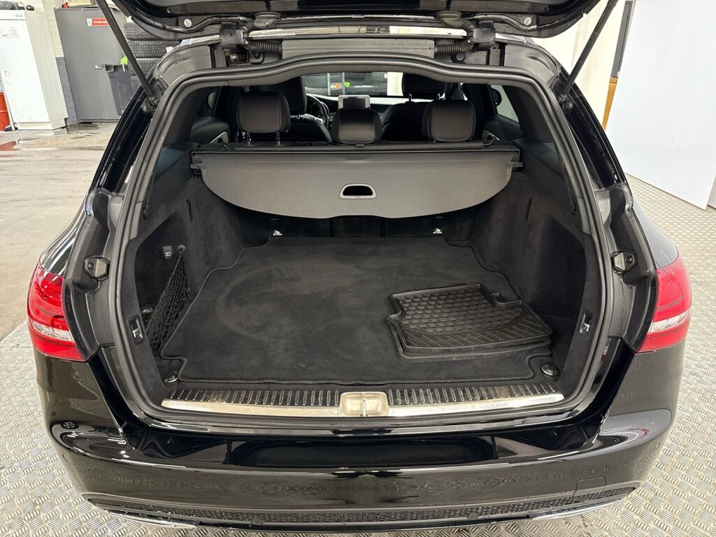 Mercedes-Benz C 2017 Musta