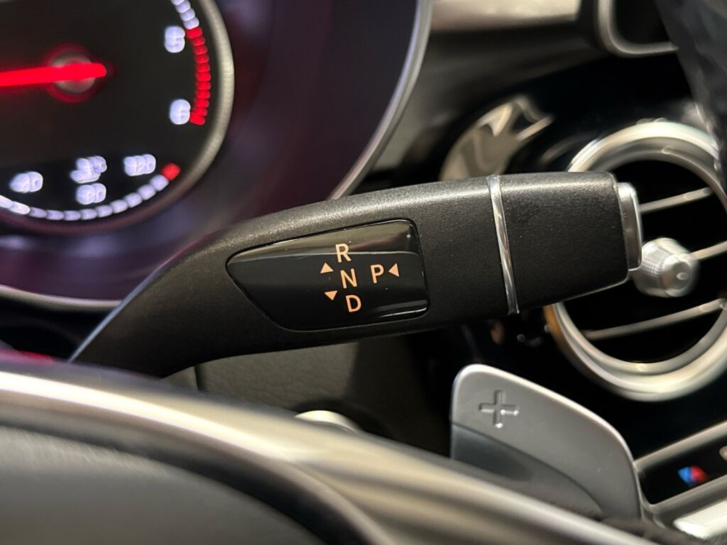 Mercedes-Benz C 2017 Musta