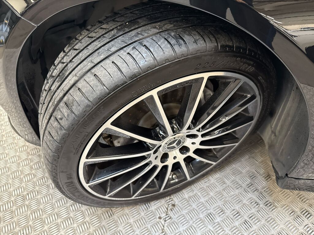 Mercedes-Benz C 2017 Musta