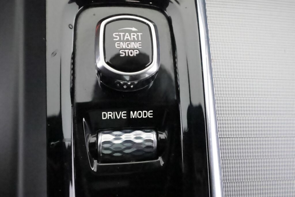 Volvo XC60 2020 Valkoinen