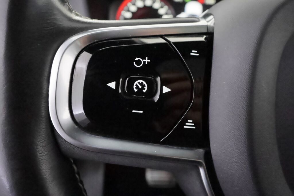 Volvo XC60 2020 Valkoinen