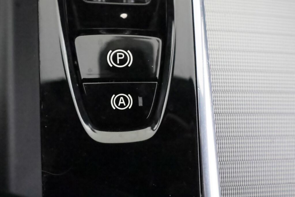 Volvo XC60 2020 Valkoinen