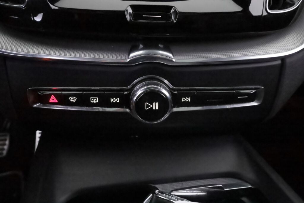 Volvo XC60 2020 Valkoinen