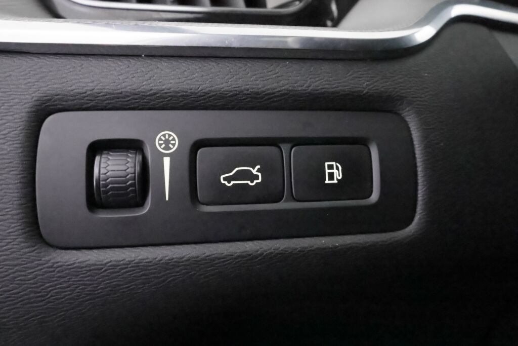 Volvo XC60 2020 Valkoinen