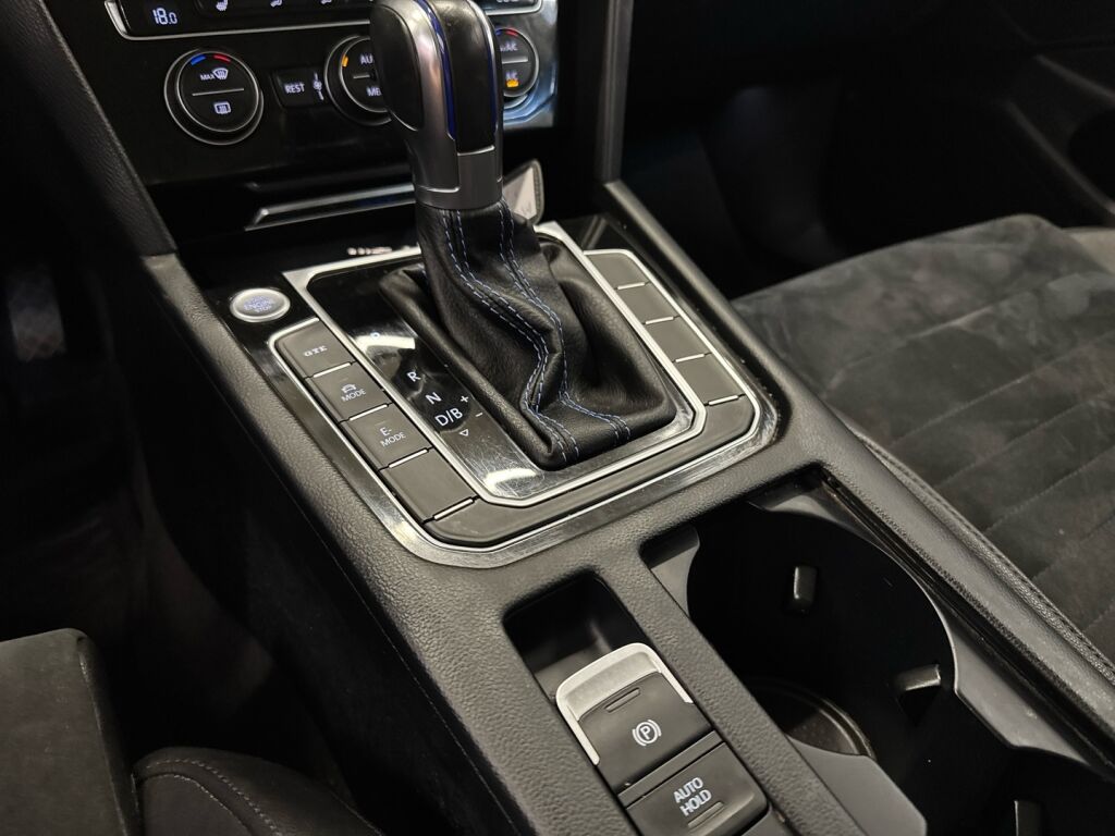 Volkswagen Passat 2018 Valkoinen