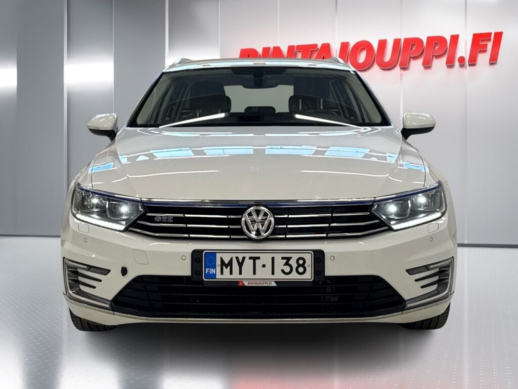 Volkswagen Passat 2018 Valkoinen