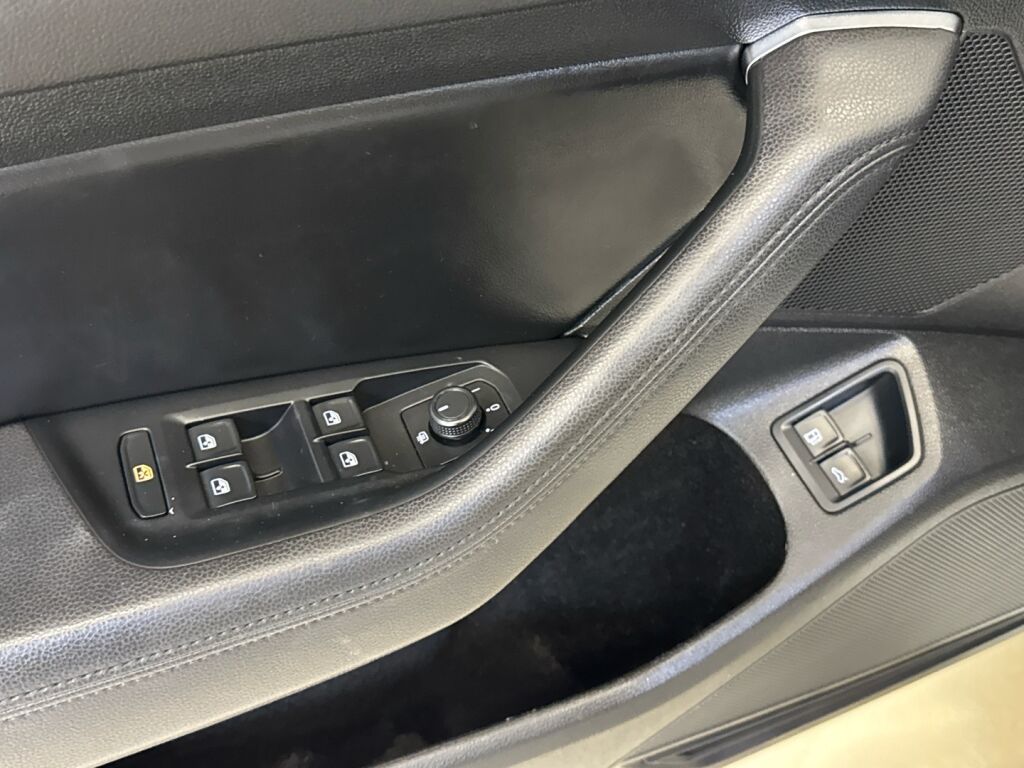 Volkswagen Passat 2018 Valkoinen