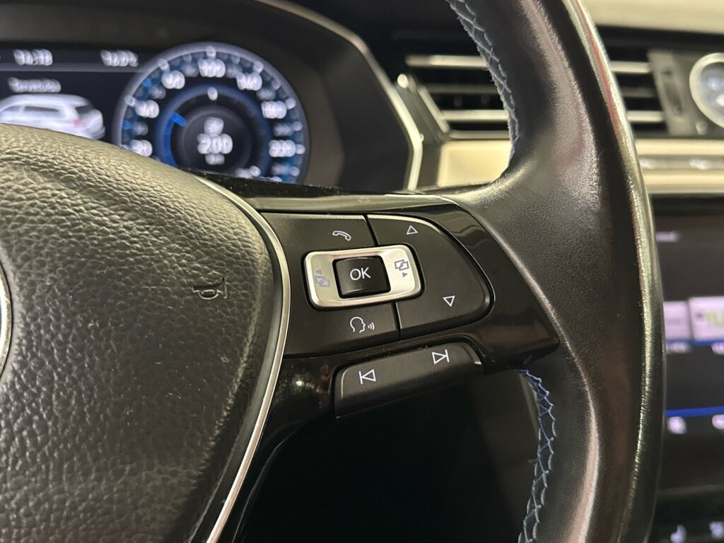 Volkswagen Passat 2018 Valkoinen