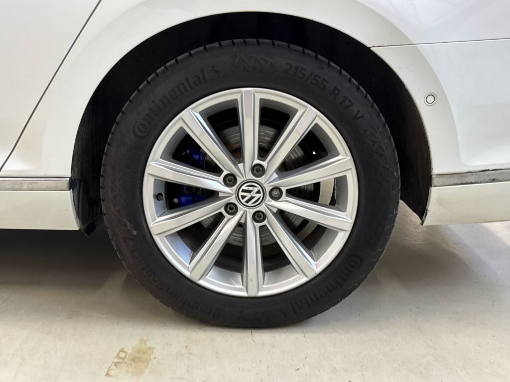 Volkswagen Passat 2018 Valkoinen