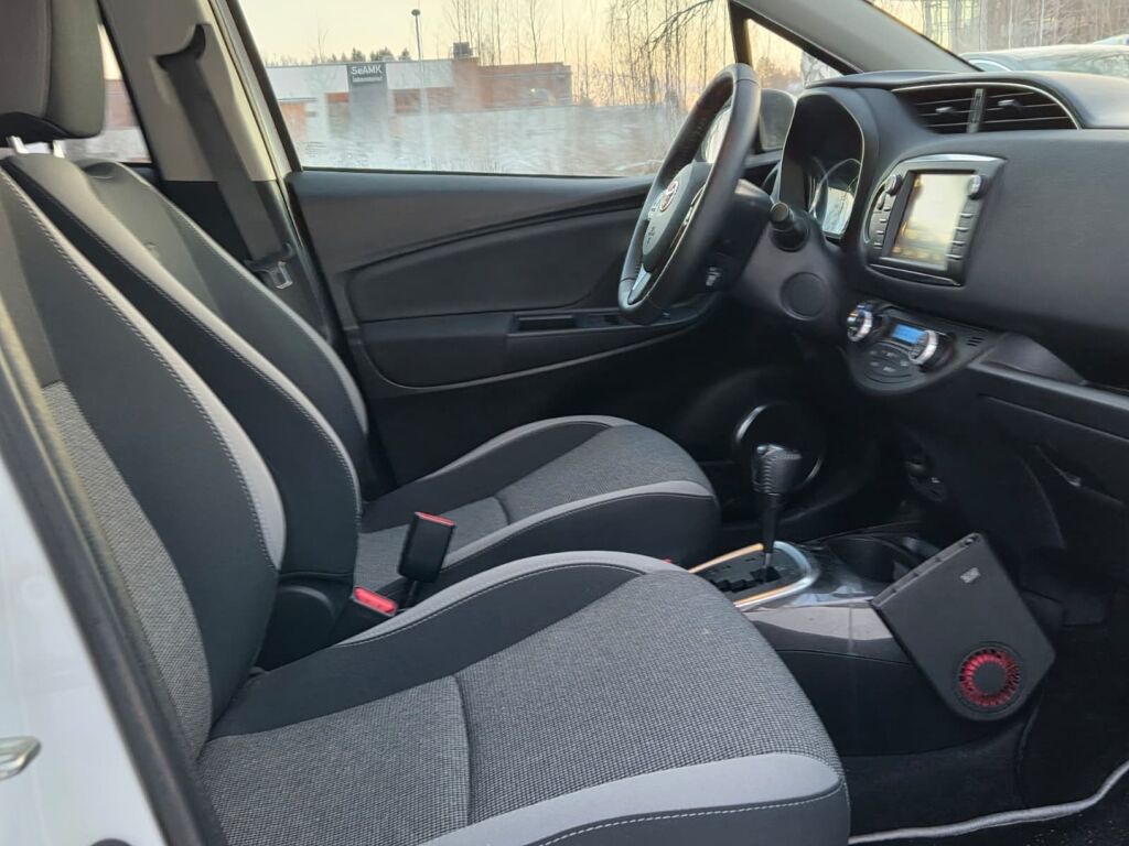 Toyota Yaris 2020 Valkoinen