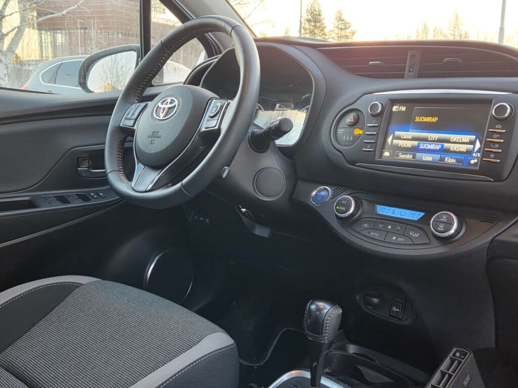Toyota Yaris 2020 Valkoinen