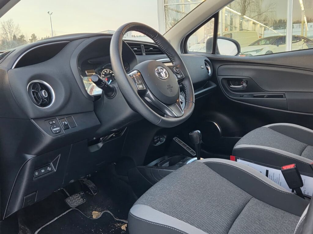 Toyota Yaris 2020 Valkoinen