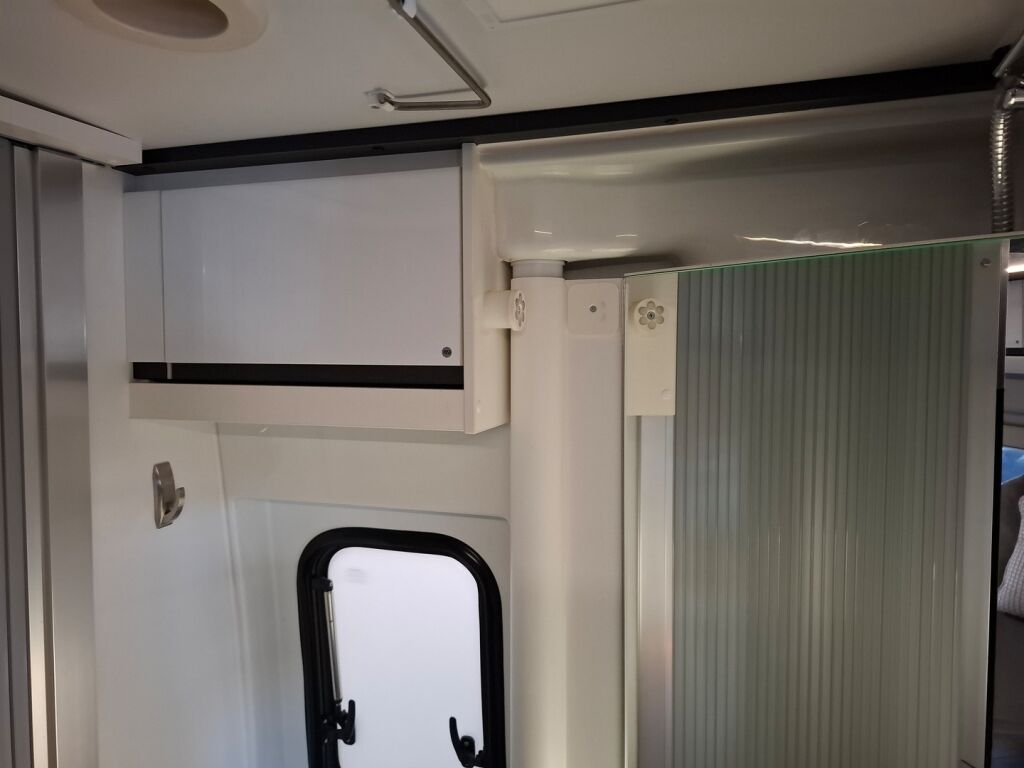 Adria TWIN SUPREME 2020 Harmaa