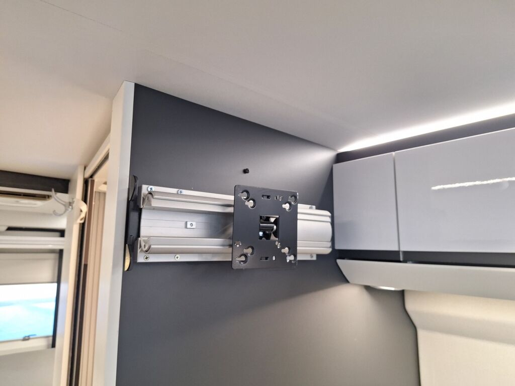 Adria TWIN SUPREME 2020 Harmaa