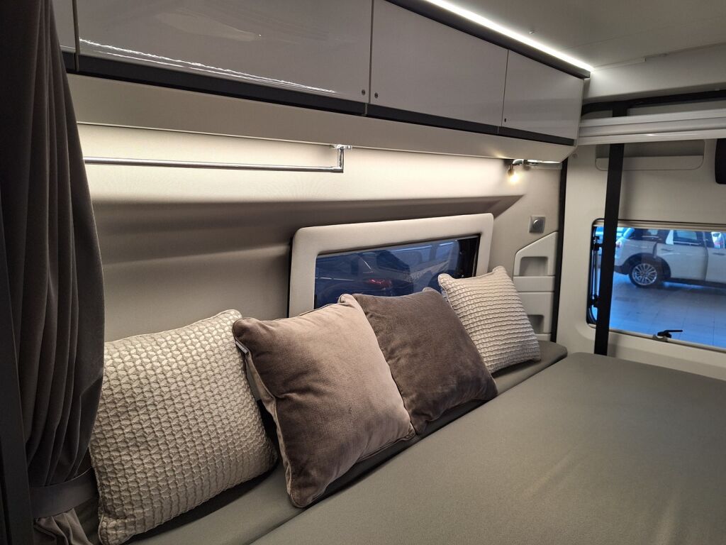 Adria TWIN SUPREME 2020 Harmaa