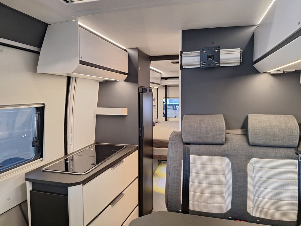 Adria TWIN SUPREME 2020 Harmaa
