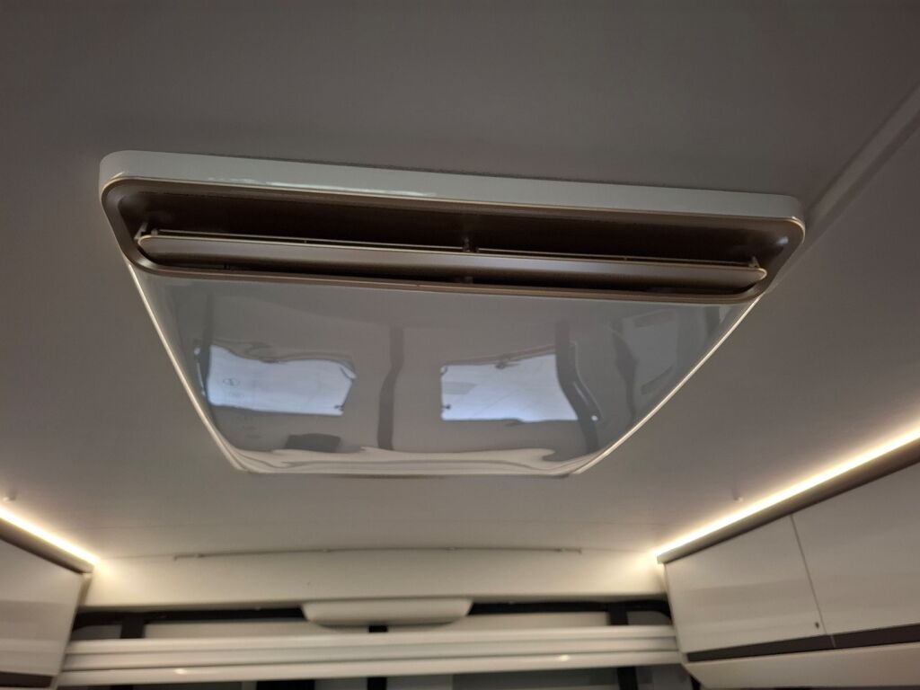 Adria TWIN SUPREME 2020 Harmaa