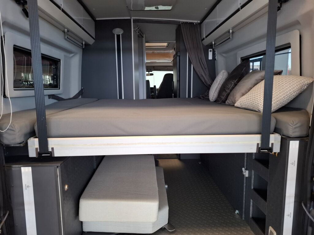 Adria TWIN SUPREME 2020 Harmaa