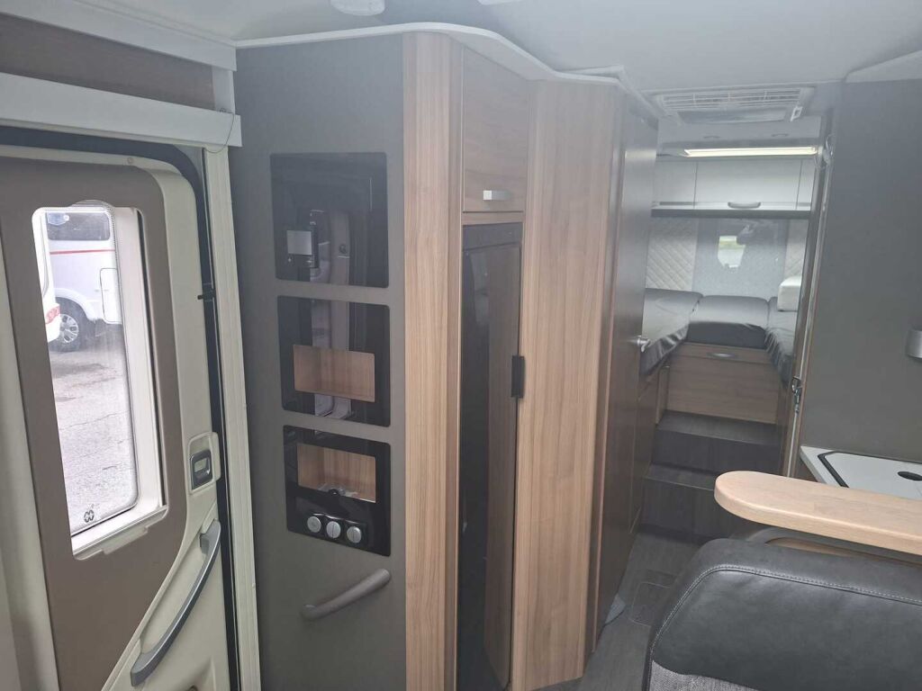 Adria CORAL SUPREME 670 SL ALDE 2020 Harmaa