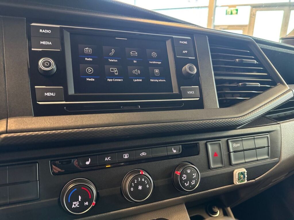 Volkswagen Transporter 2021 Valkoinen