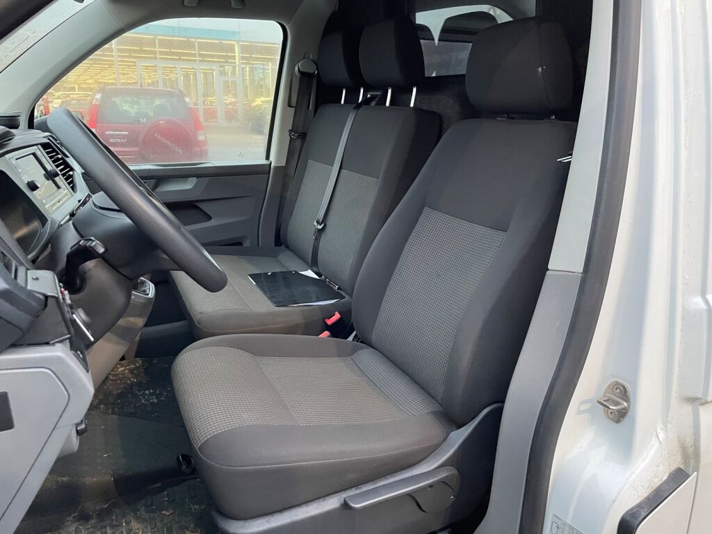 Volkswagen Transporter 2021 Valkoinen