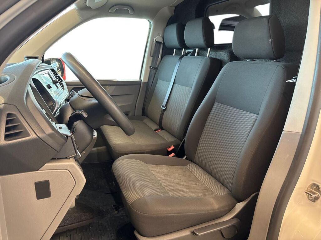 Volkswagen Transporter 2021 Valkoinen