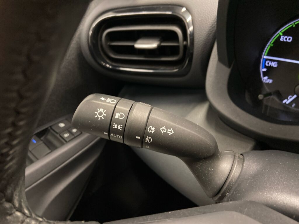 Toyota Yaris 2021 Valkoinen