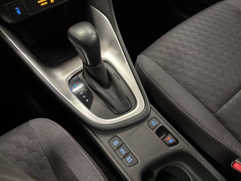 Toyota Yaris 2020 Valkoinen