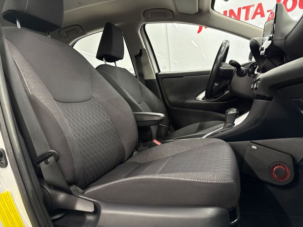 Toyota Yaris 2020 Valkoinen
