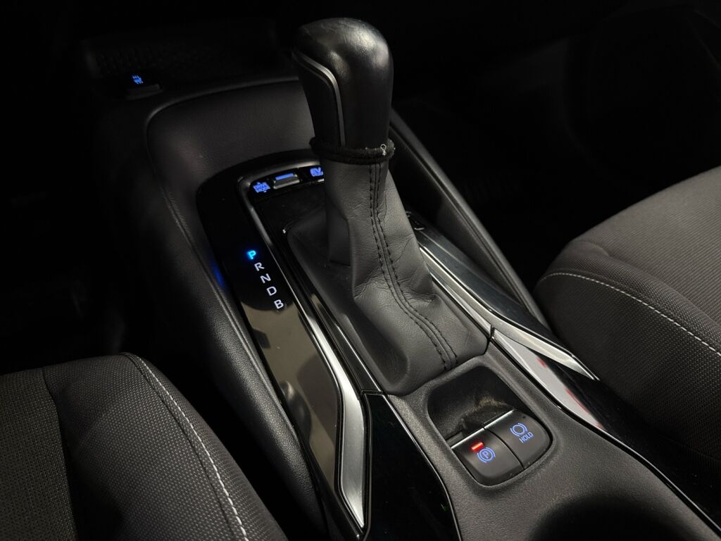 Toyota Corolla 2021 Valkoinen